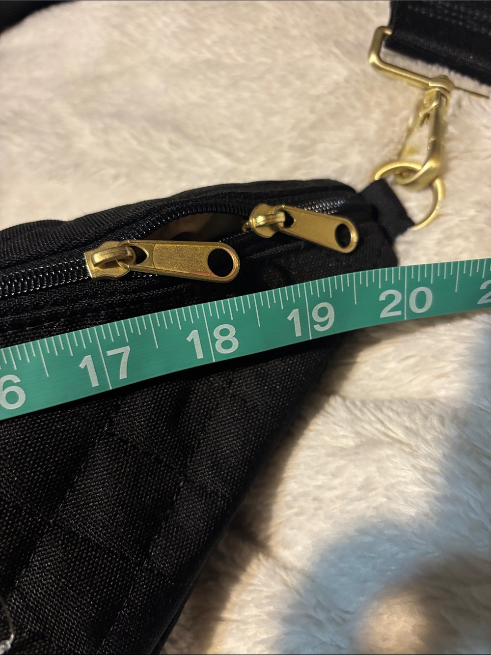 Quilted Black Women's Travel Belt Bag - Picture 3 of 8
